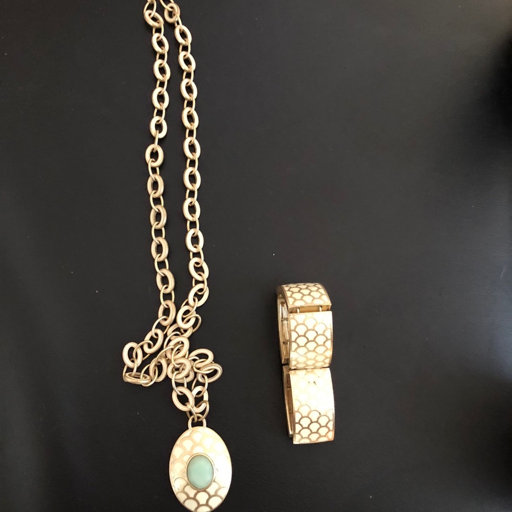 Lia Sophia necklace and bracelet set